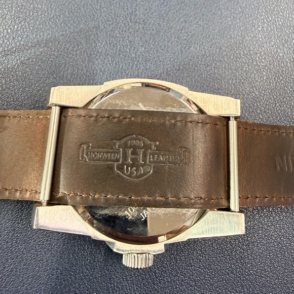 Nixon The Corporal “Take Charge” 100M SS Japan 13B Watch Horween Leather Band - Picture 5 of 7